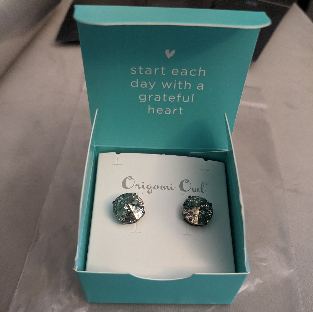 Origami Owl Gunmetal Stud Earrings